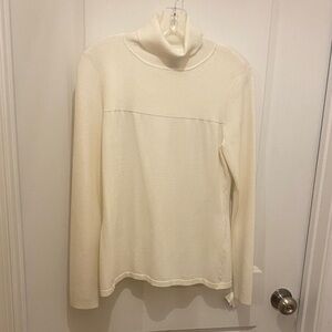 Classic Cream Turtleneck Sweater - Women